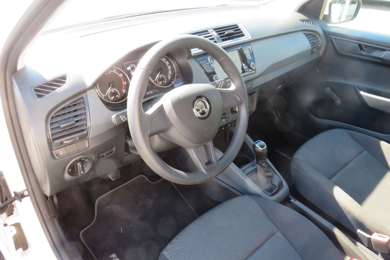 Fahrzeugabbildung SKODA Fabia Active KLIMA ALU ZV 1.HAND