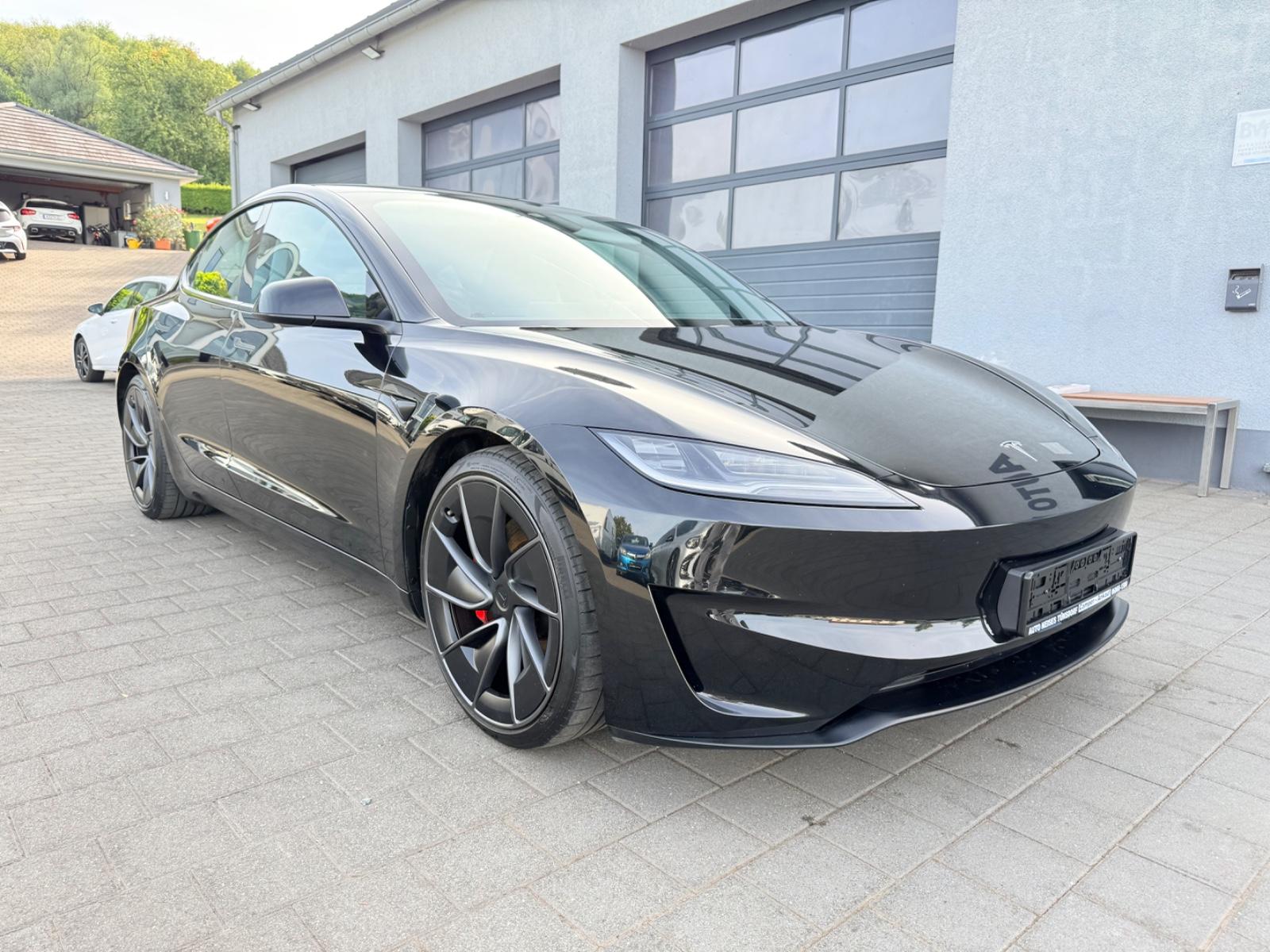 Tesla Model 3 Performance Highland | *Black*