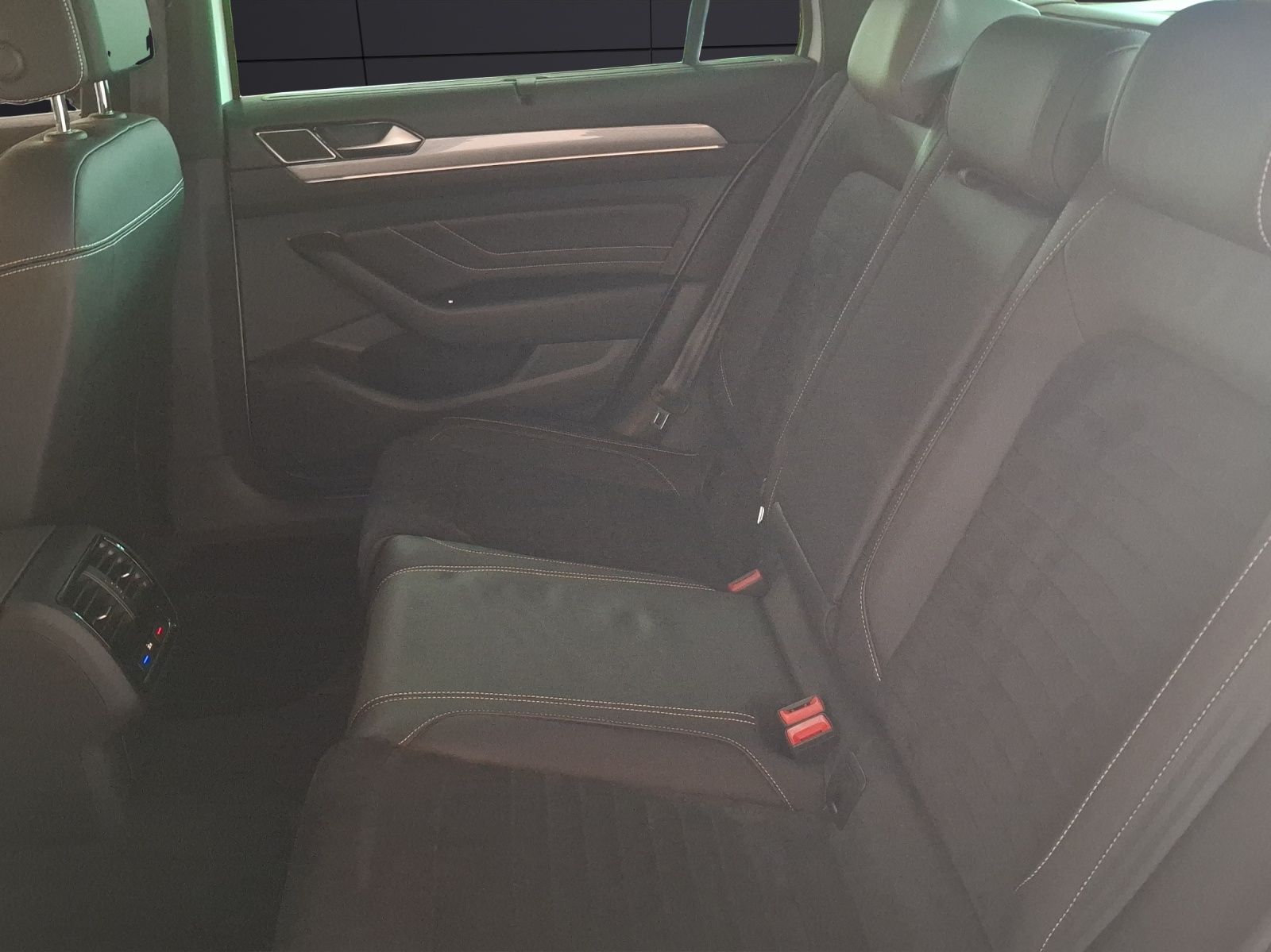 Fahrzeugabbildung Volkswagen Passat Variant GTE DSG Standhzg. Matrix AHK Navi