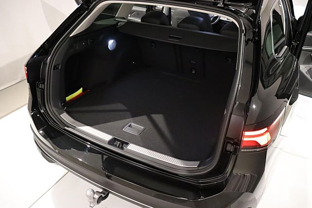 Passat Variant Business 1.5l eTSI 150 PS DSG AHK