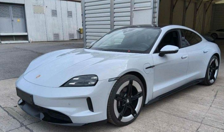 Porsche Taycan 4S SportDesign/Beifahrer/Pano/HD-Matrix
