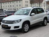 Volkswagen Tiguan-1.Hand-S.Heft-Navi-Euro6 - Volkswagen Tiguan Eu mit Diesel-Antrieb