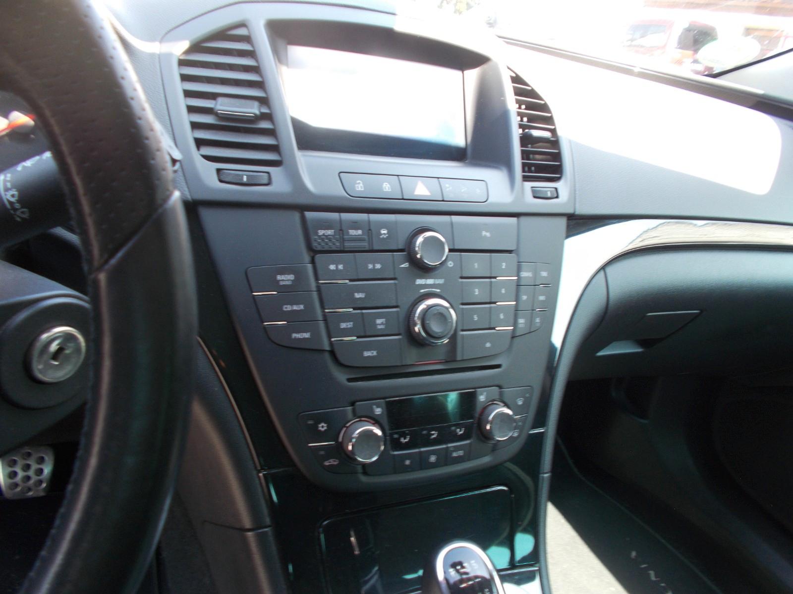 Opel Insignia 2011 — photo 13