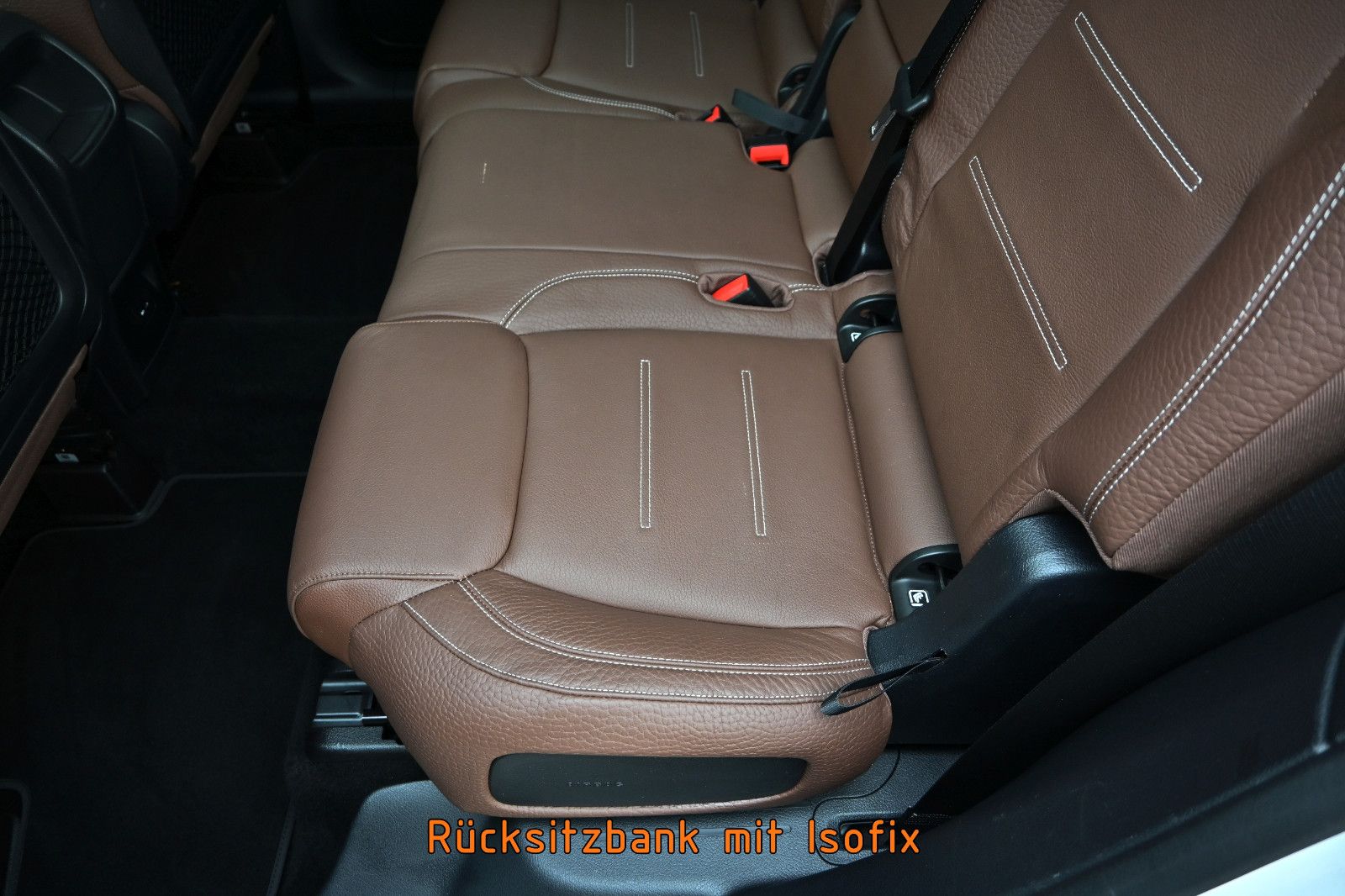 Fahrzeugabbildung Mercedes-Benz GLB 200 d 4Mat. AMG LINE °ACC°AHK°STANDHEIZ°PANO