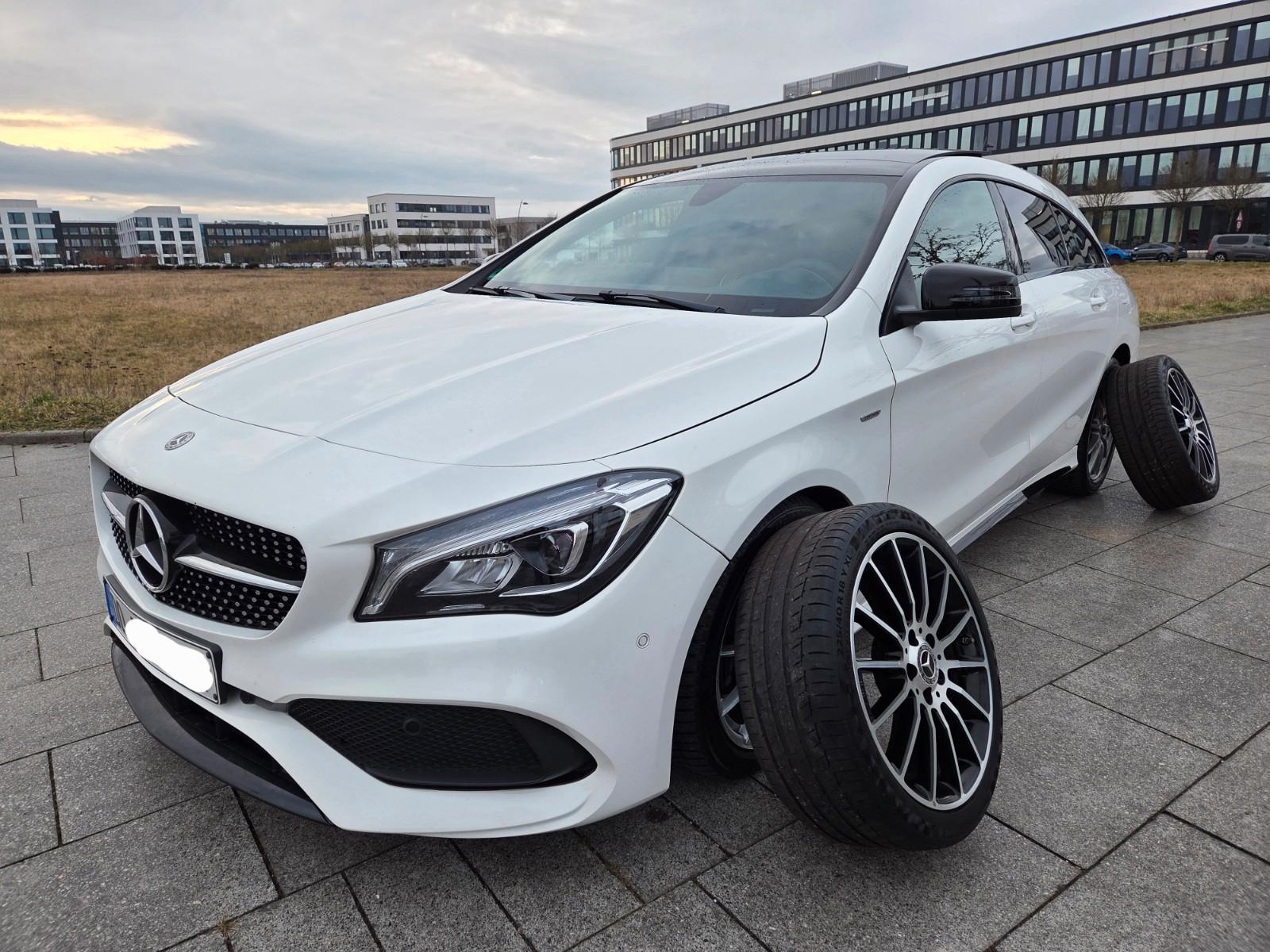 Mercedes-Benz CLA 220 4Matic/AMG/Panorama/Night Paket/