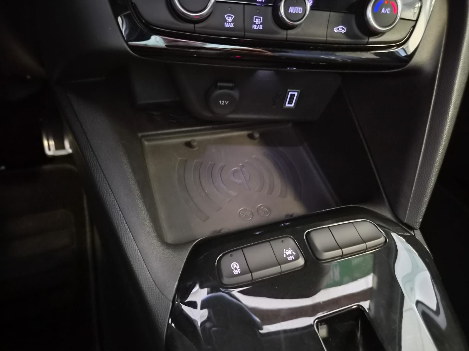Fahrzeugabbildung Opel Corsa F GS / KAMERA/NAVI/CARPLAY/6TKM