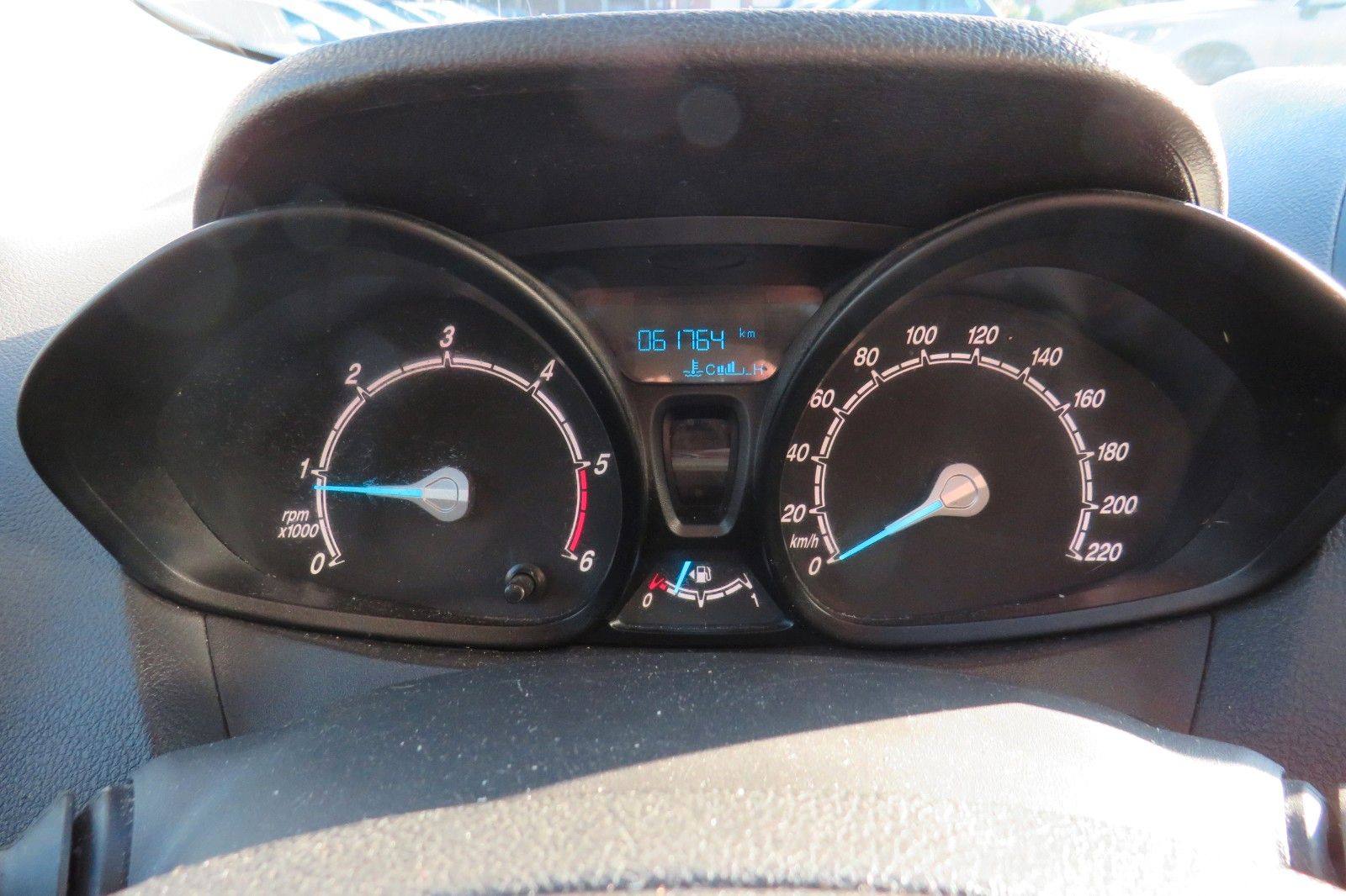 Fahrzeugabbildung Ford Transit Courier KASTEN KLIMA FLÜGEL 1.HD