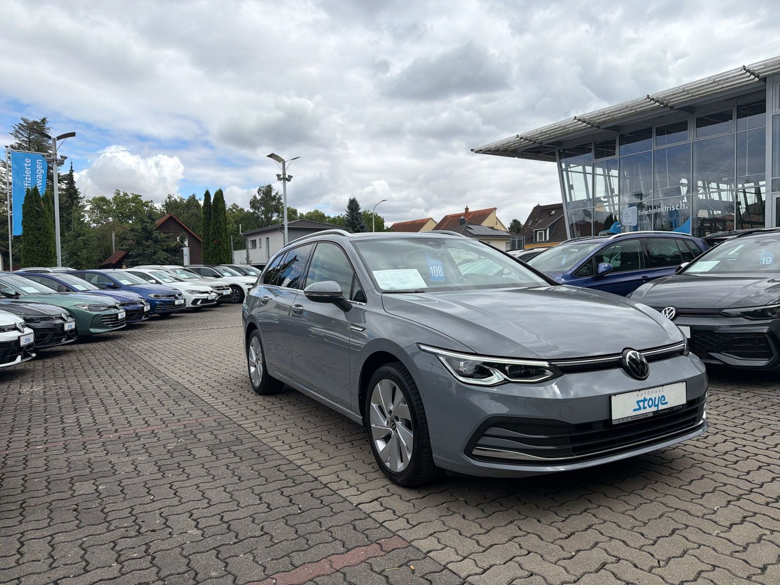Golf Variant Style eTSI DSG Navi PANO Matrix AZV