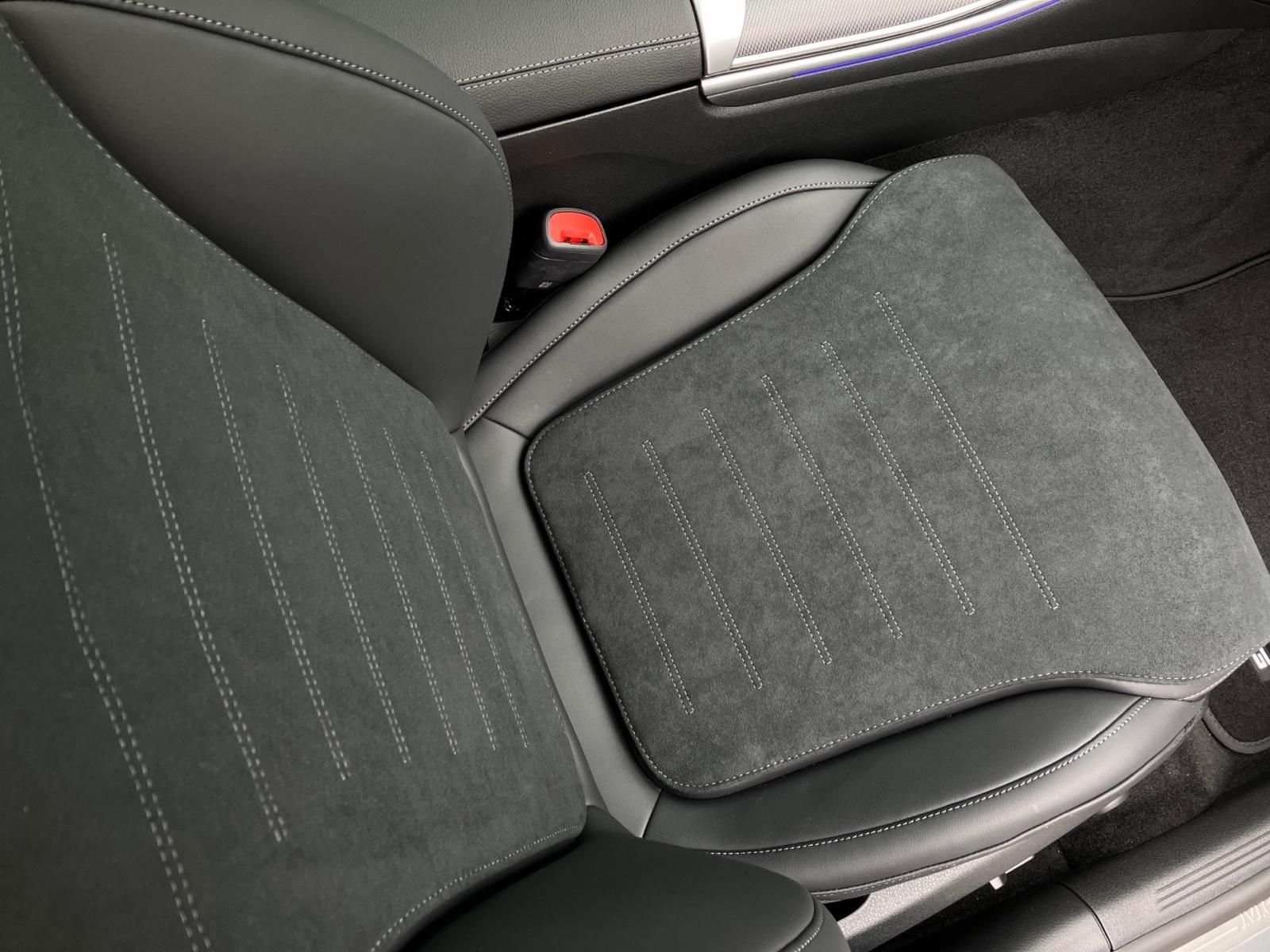 Fahrzeugabbildung Mercedes-Benz C 400 e 4M **AMG*NIGHT*MBUX PREMIUM*FAHRASSIST*