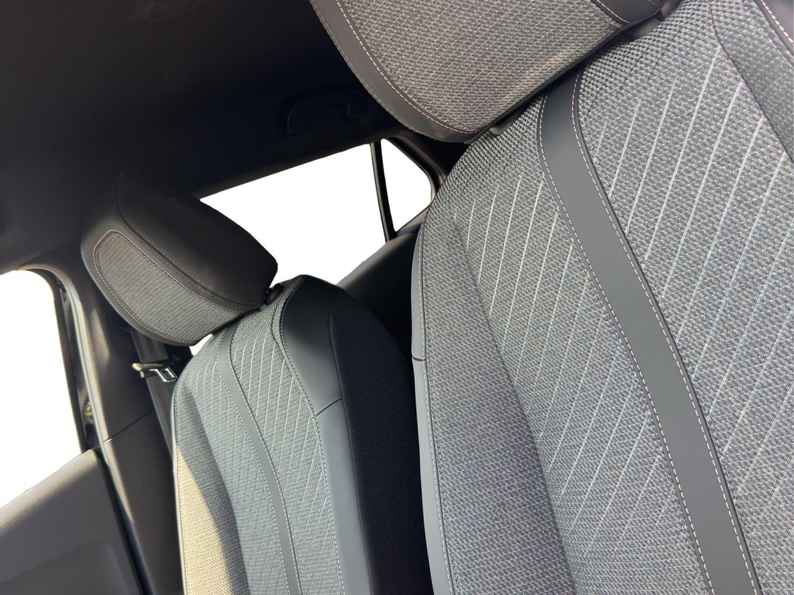 Peugeot 2008 Allure 100 Deutsches Fahrzeug Fast Vollauss