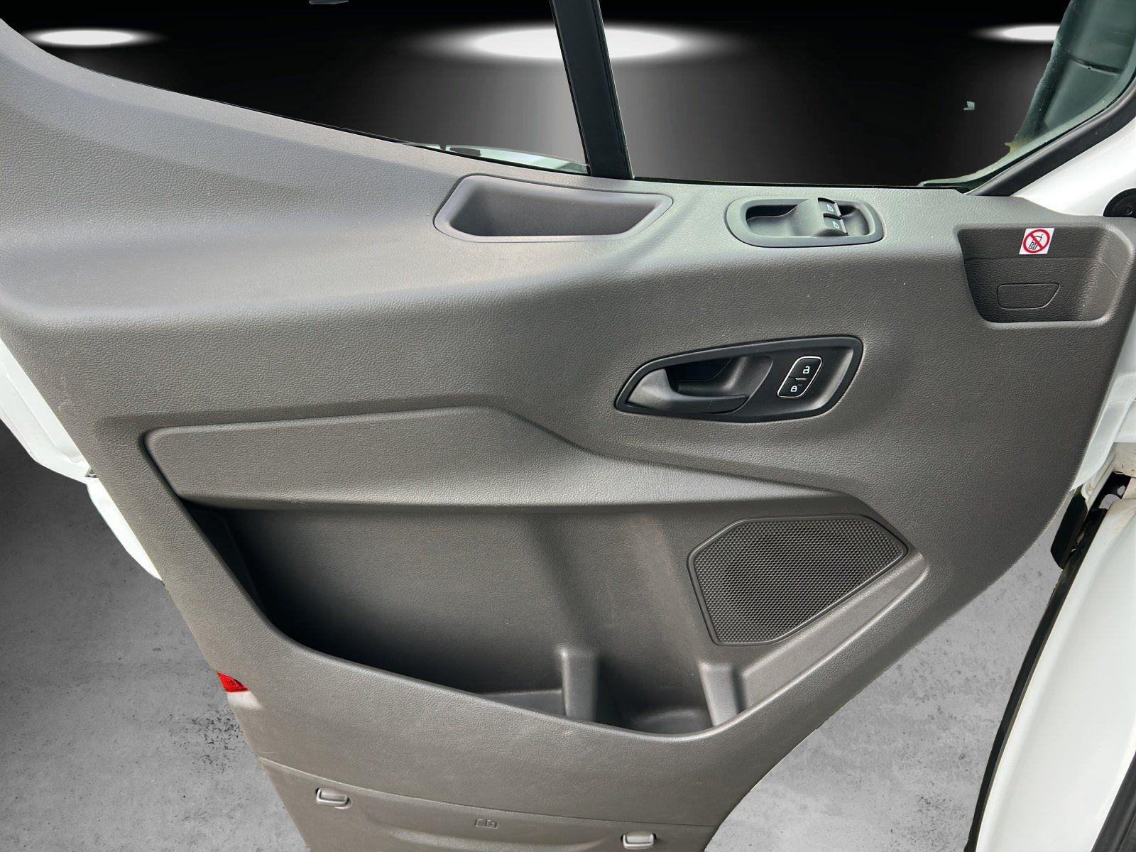 Fahrzeugabbildung Ford Transit 350 L2H2 VA Trend