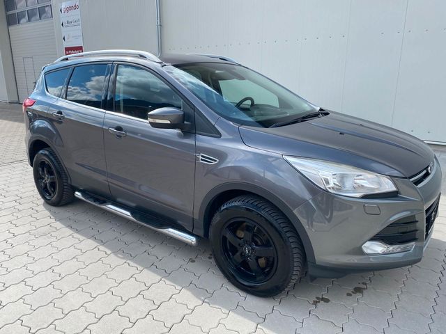 Ford Kuga 2.0 TDCi 4x4 Titanium, AHK, 8-fach,SHZ 1...