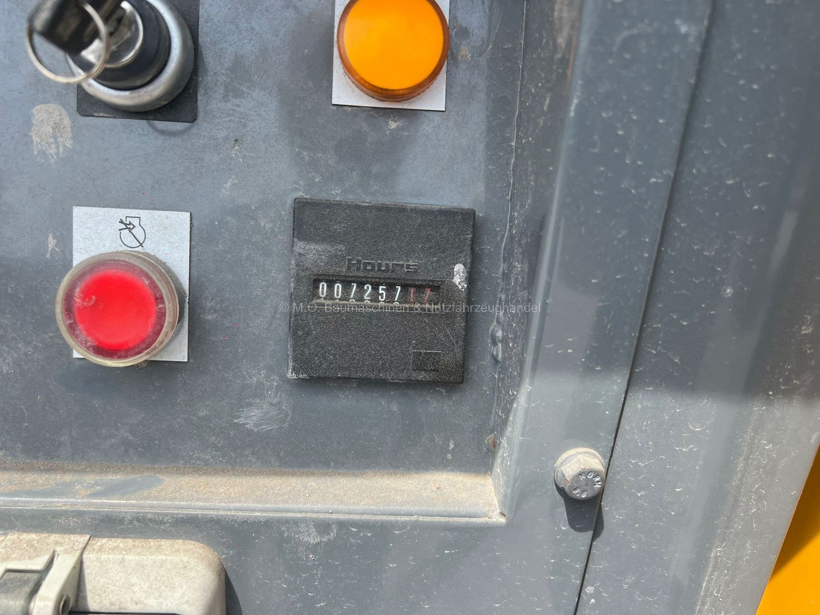 Fahrzeugabbildung Andere SDMO Stromgenerator  R 33 C 3 /30 KVA
