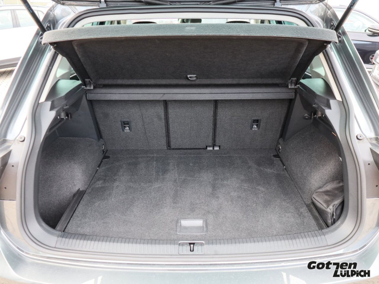 Fahrzeugabbildung Volkswagen Tiguan 1,5TSI Comfot. UNITED Navi Winter-Paket