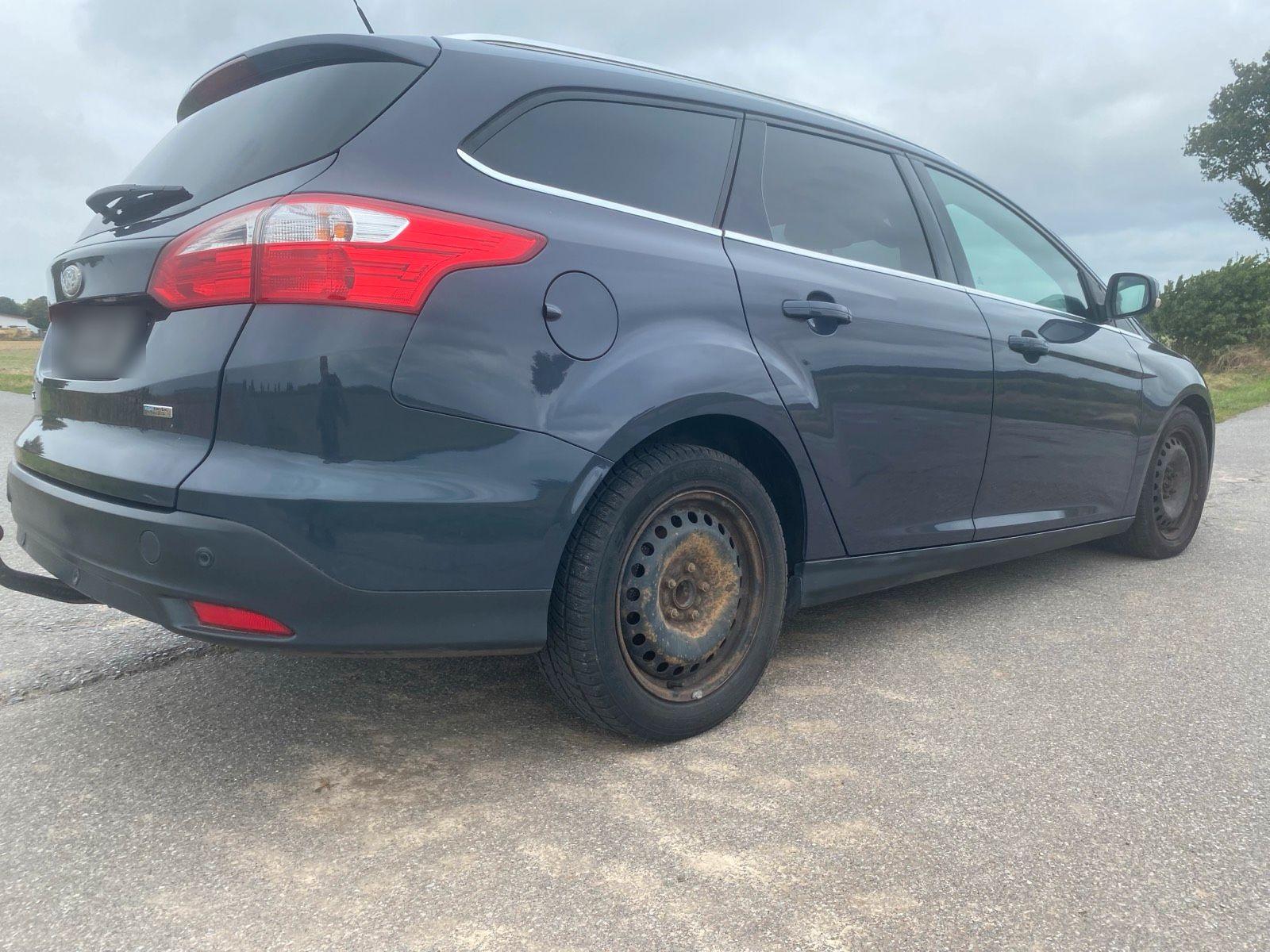 Ford Focus 2011 — photo 6