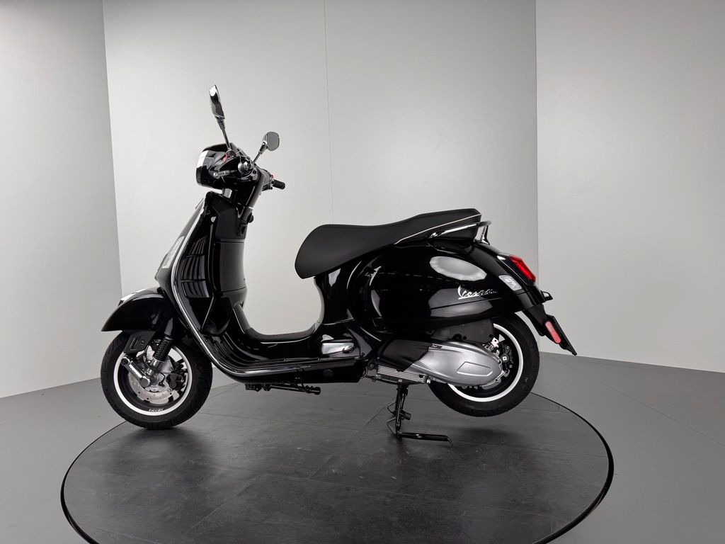 Fahrzeugabbildung Vespa GTS 300 SUPER RST E5 *REMUS-AGA *77,- € mtl. !