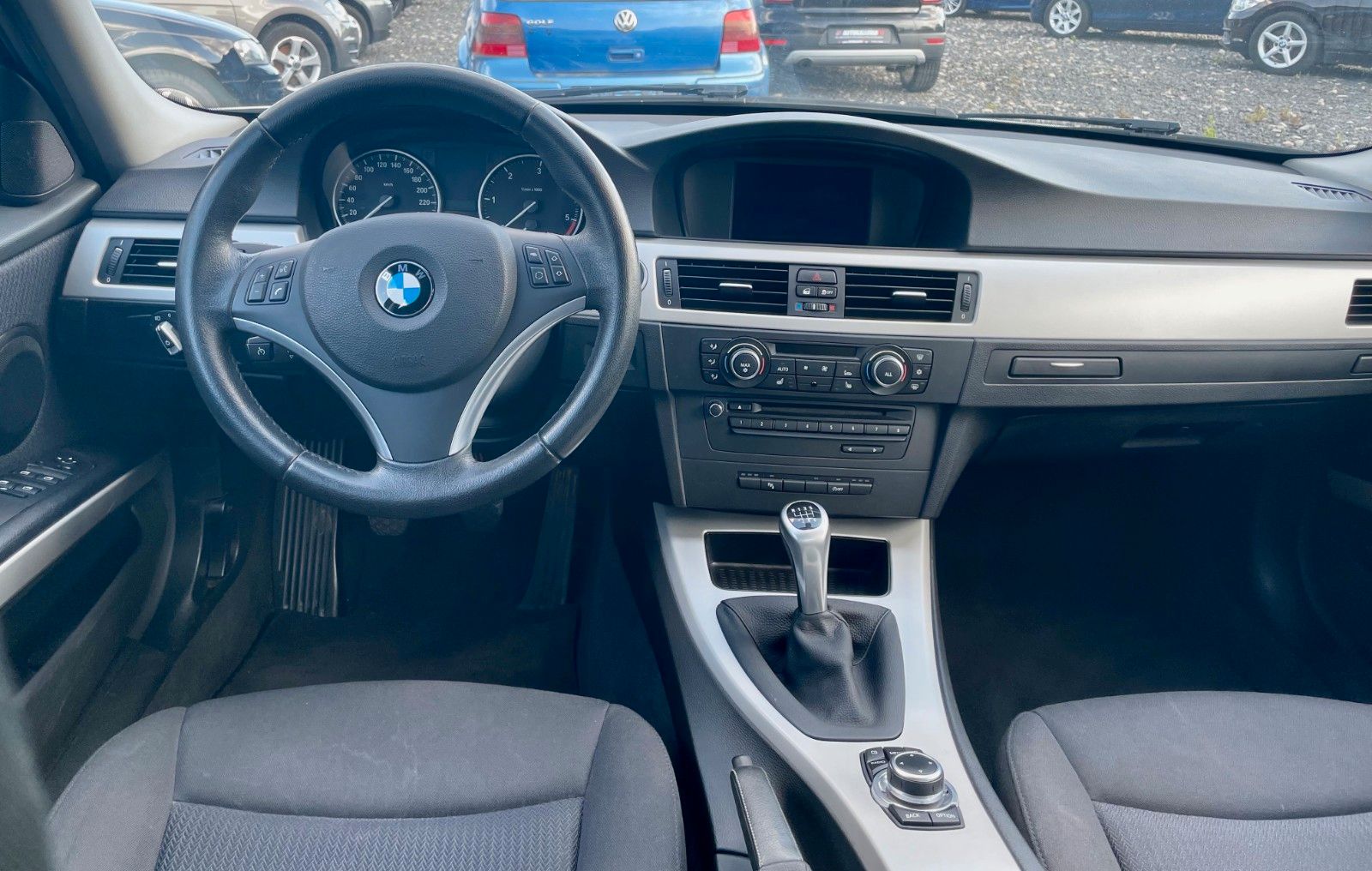 Fahrzeugabbildung BMW 320d Limo Navi Xenon Schiebedach PDC HiFi SPORTL