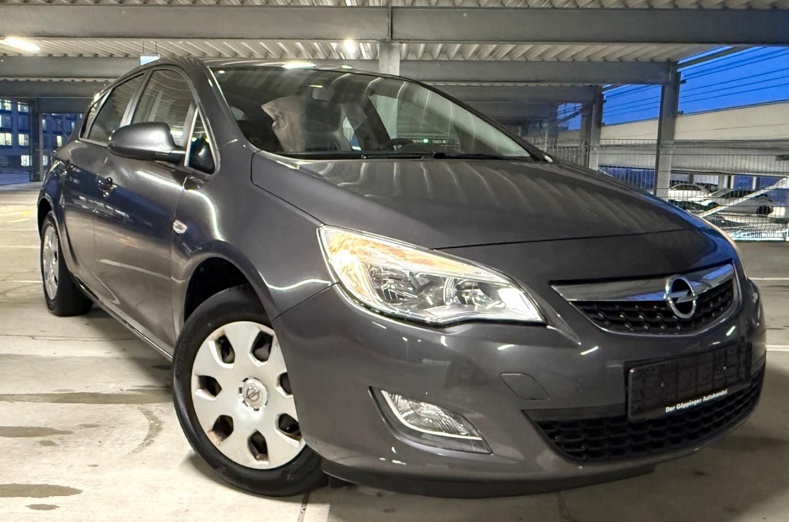 Opel Astra J Lim. 5-trg. Edition