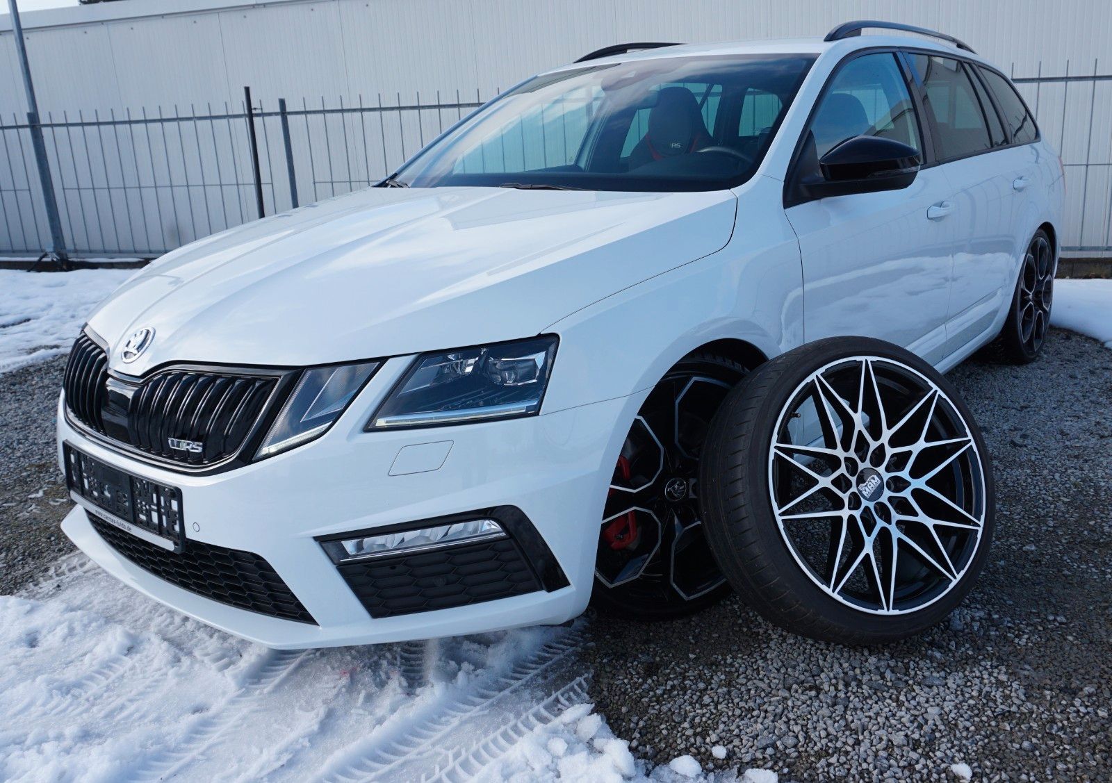 Fahrzeugabbildung SKODA Octavia Combi RS,DSG, Navi,ACC,Memory,LED,+WR