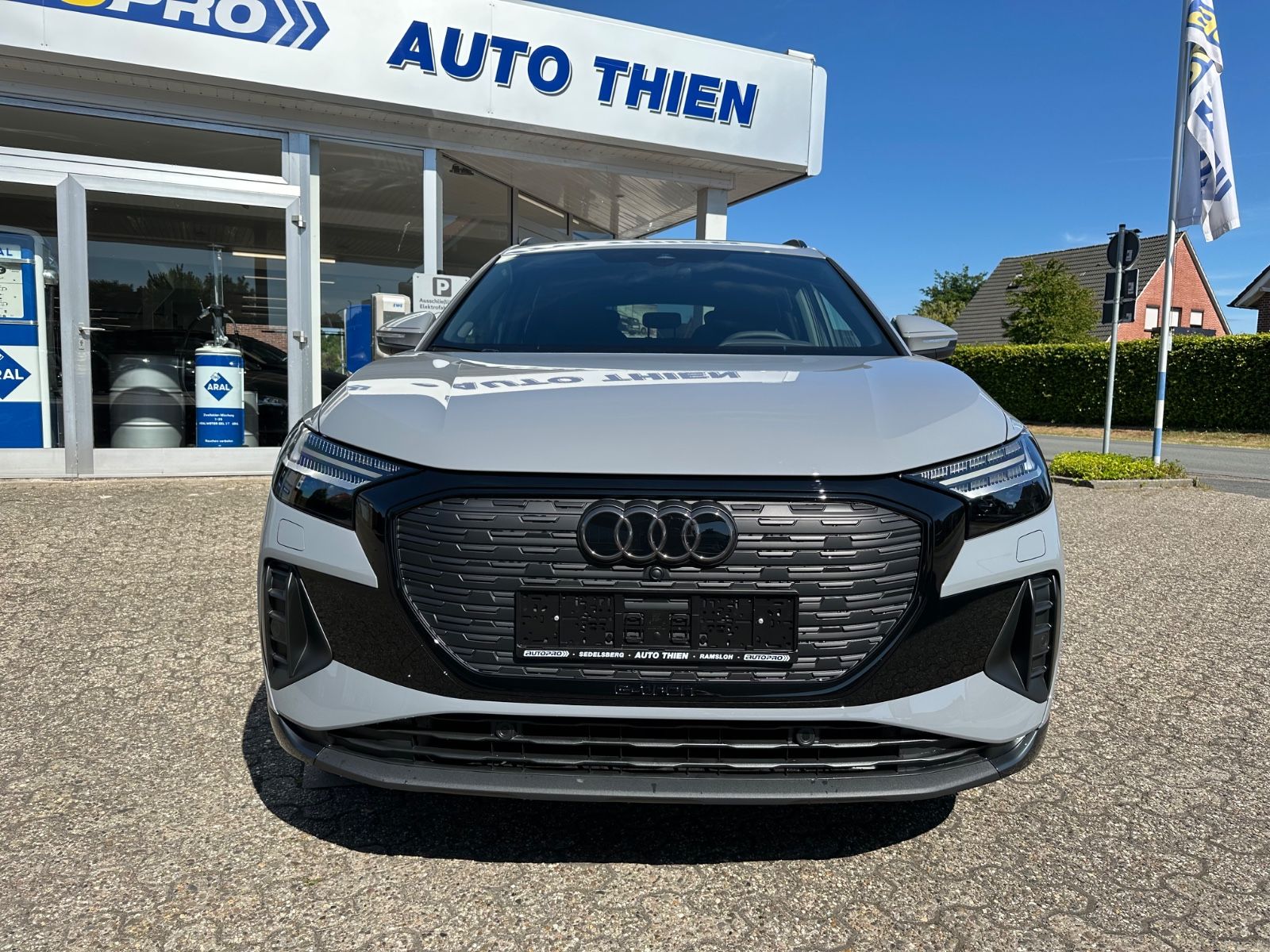 Fahrzeugabbildung Audi Q4 45 e-tron advanced quattro Navi/ACC/Matrix