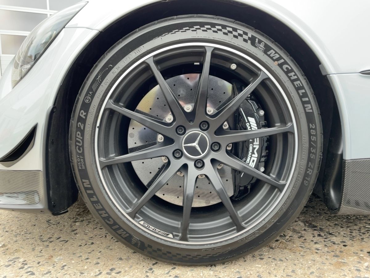 Fahrzeugabbildung Mercedes-Benz AMG GT Black Series Carbon-Keramik/Track-Package