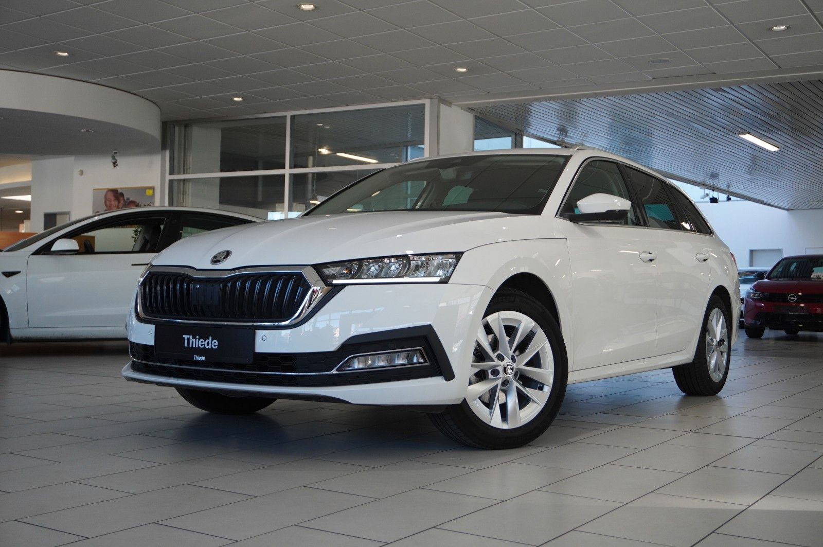 Fahrzeugabbildung SKODA Octavia COMBI 2.0D STYLE NAVI/LED/VIRTU./SHZ/DAB