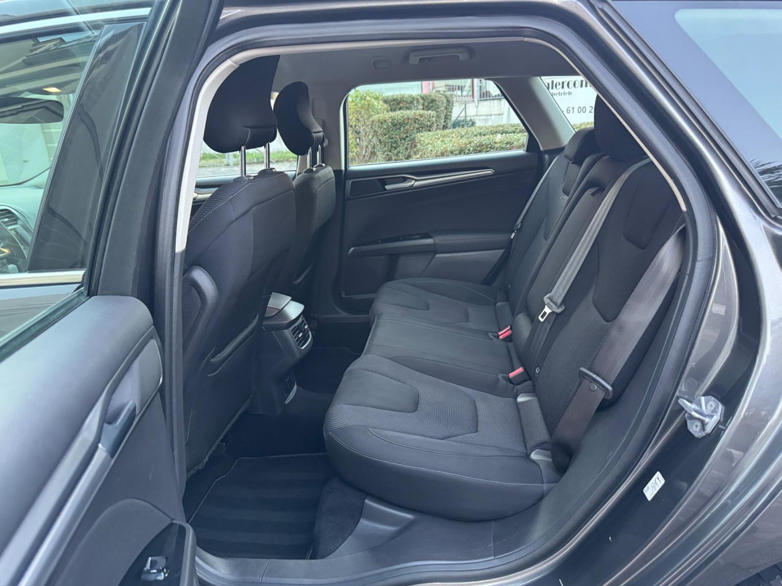 Ford Mondeo 2015 — photo 9