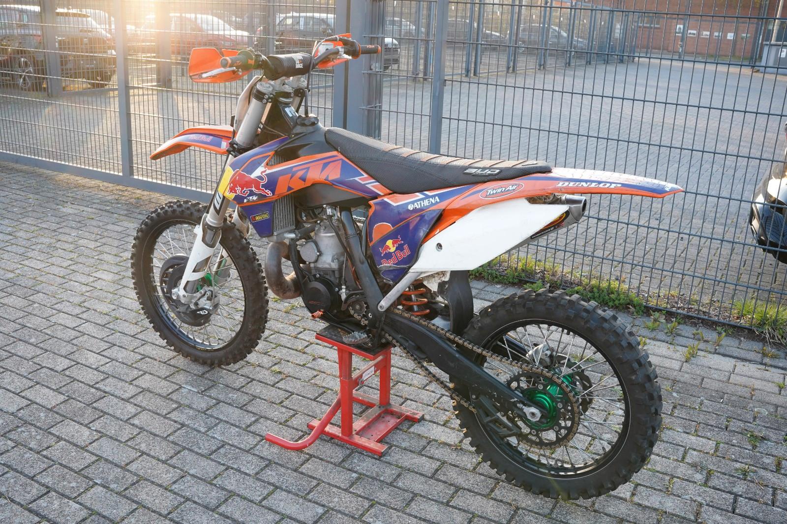 KTM SX 2012 — engine 250 cm³, 50 HP (37kW)