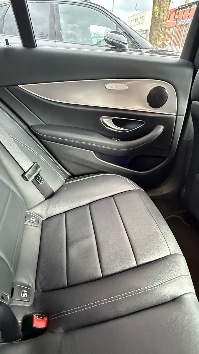 Fahrzeugabbildung Mercedes-Benz E 400 E Limousine E 400 d 4Matic