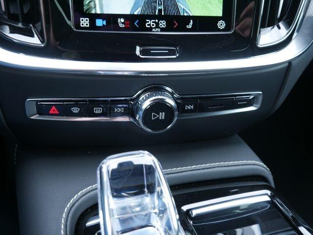 Volvo V60 T8 AWD Plus Dark Plug-In Hybrid ACC LED 360 