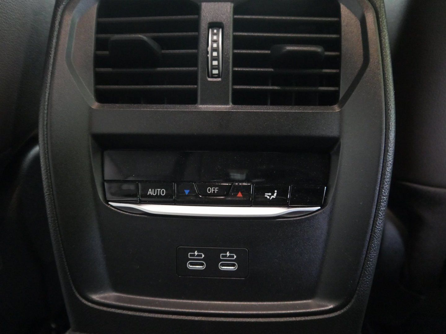 Fahrzeugabbildung BMW i4 xDrive40 Gran Coupé, Parking Assistant Plus