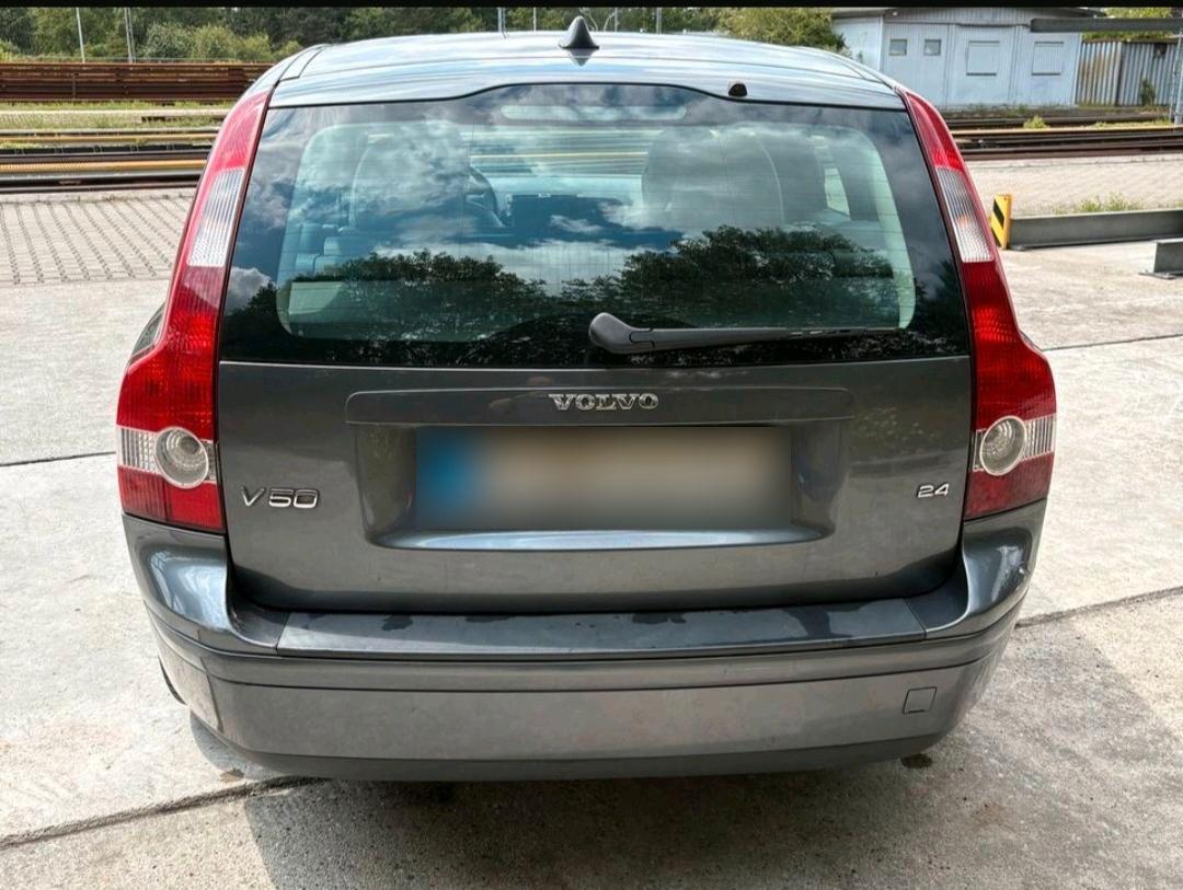 Volvo V50 2005 — photo 11