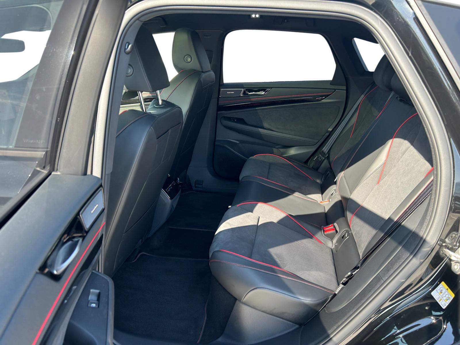Volkswagen ID.7 GTX 4Motion AHK Pano Navi Wärmepumpe ACC Sp