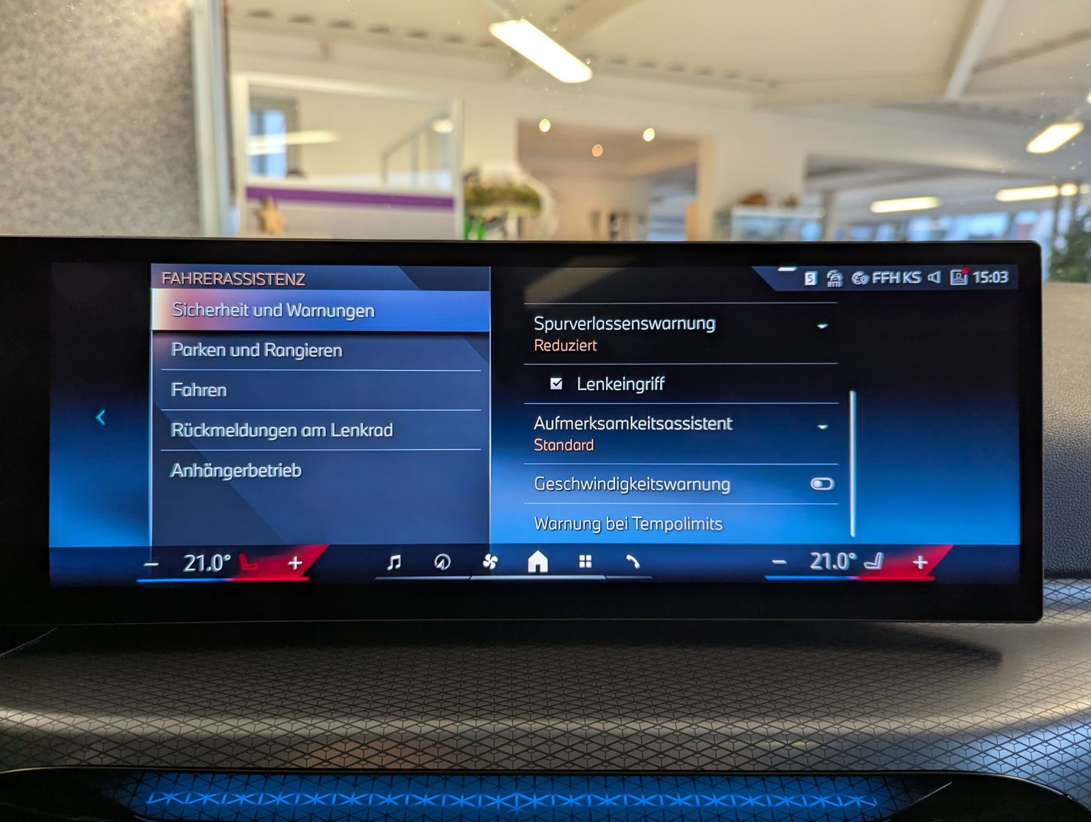 BMW 330 d xD M-Sport Pano Adaptiv M-Fahrwerk ACC AHK - Image 32