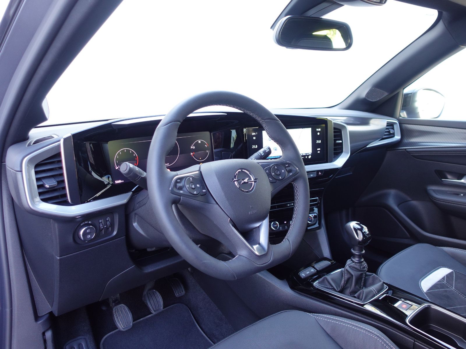 Fahrzeugabbildung Opel Mokka 1.2Turbo  Ultimate Navi,Sitzh.PDC,Kamera