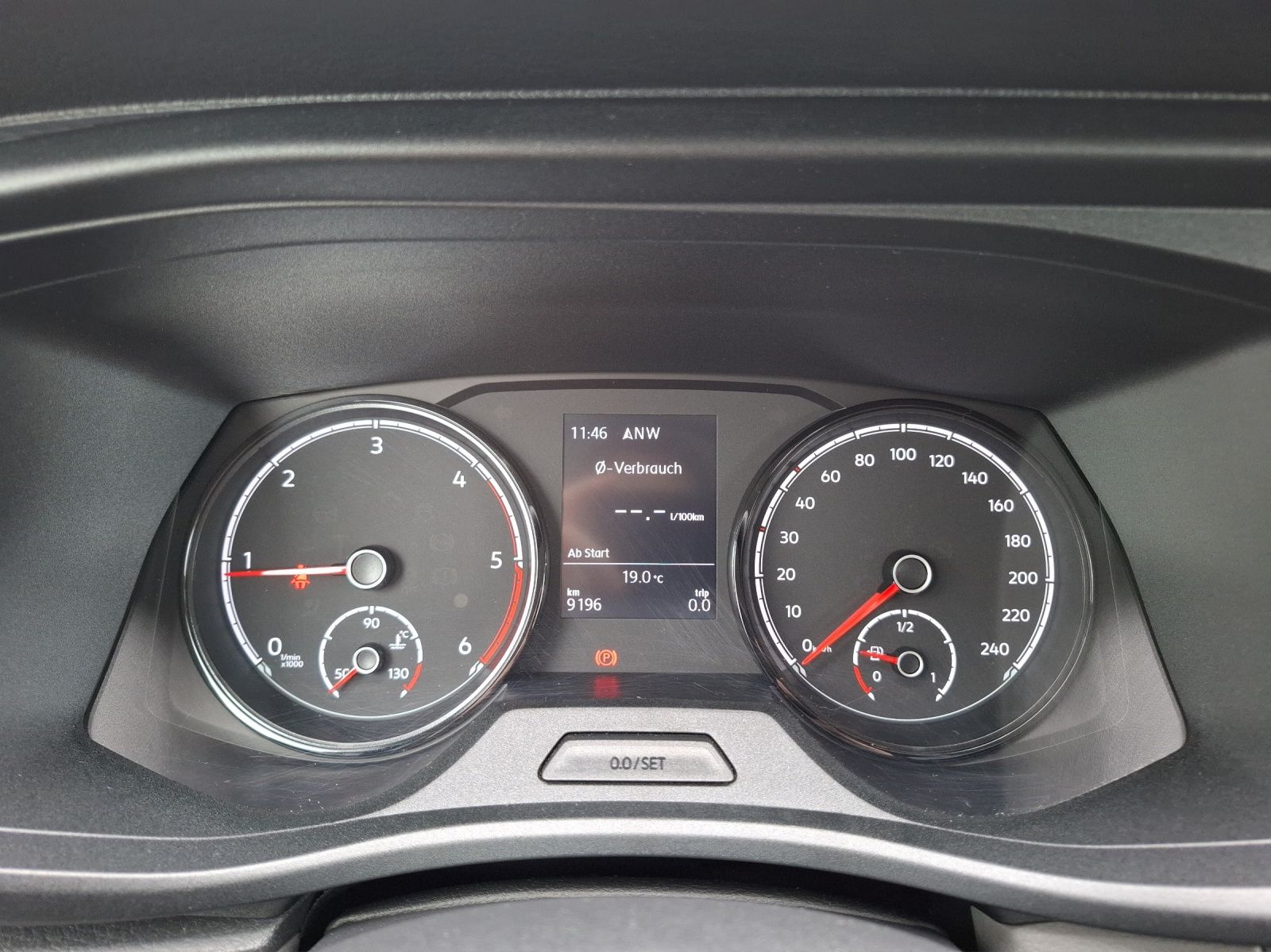 Fahrzeugabbildung Volkswagen T6 Kombi T6.1 TDI 8 Sitze LR LED Navi Klima