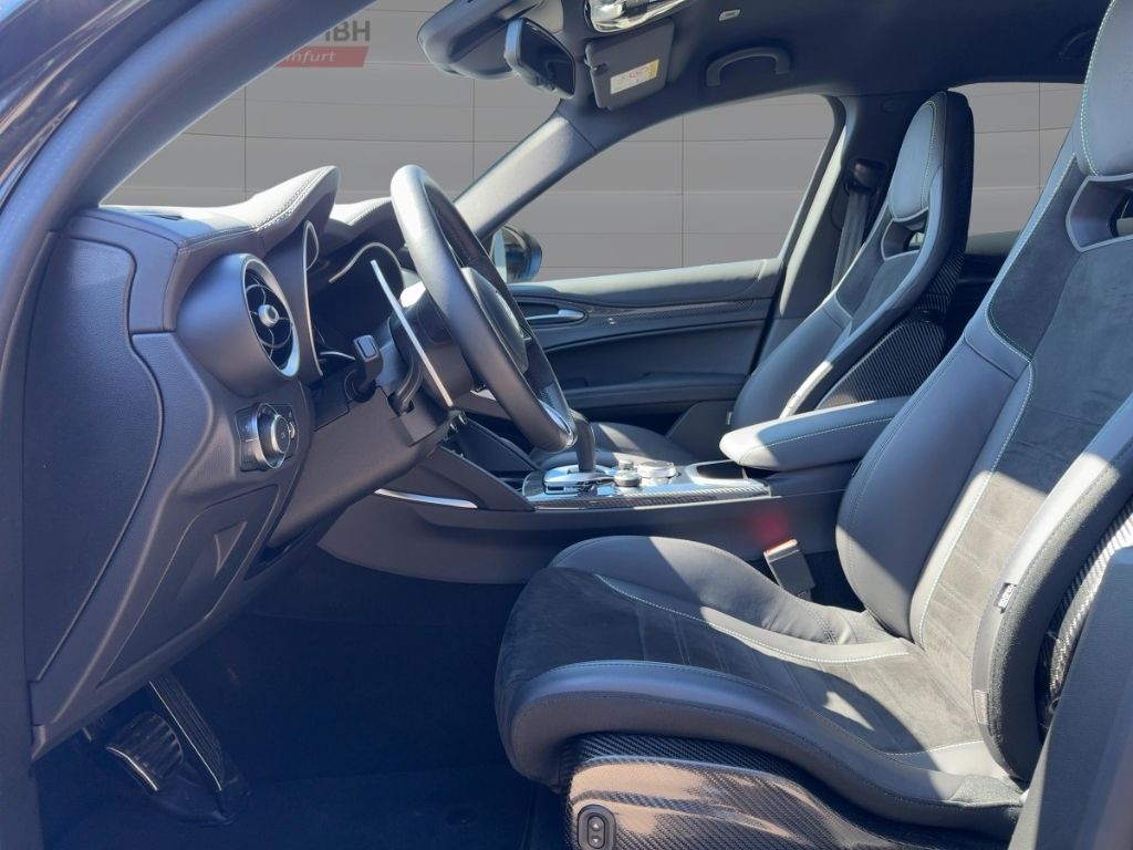 Fahrzeugabbildung Alfa Romeo Stelvio Quadrifoglio