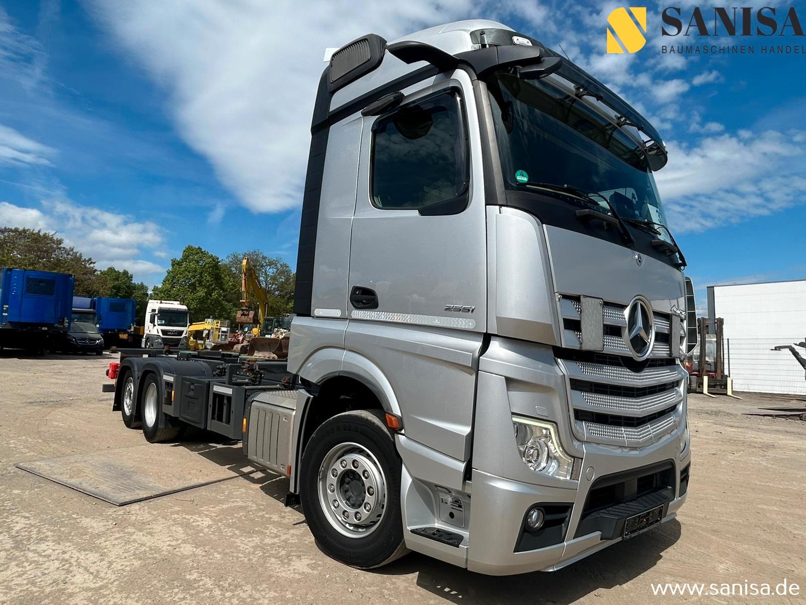 Mercedes-Benz Actros 2551/BDF/6x2/Retarder/Angel Mirror