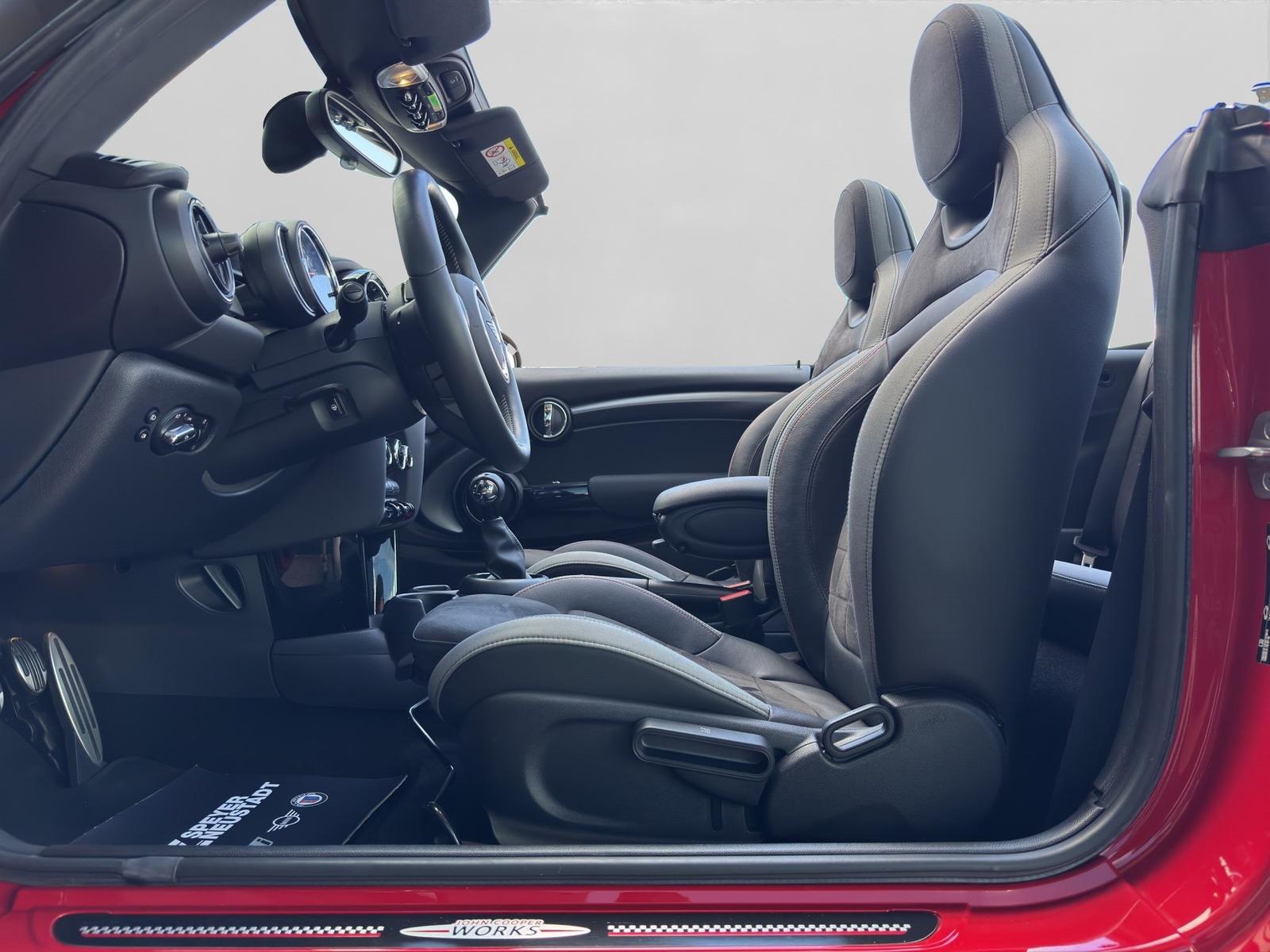 MINI Cooper S Cabrio JCW Trim adaptiverLED Lenkradhei