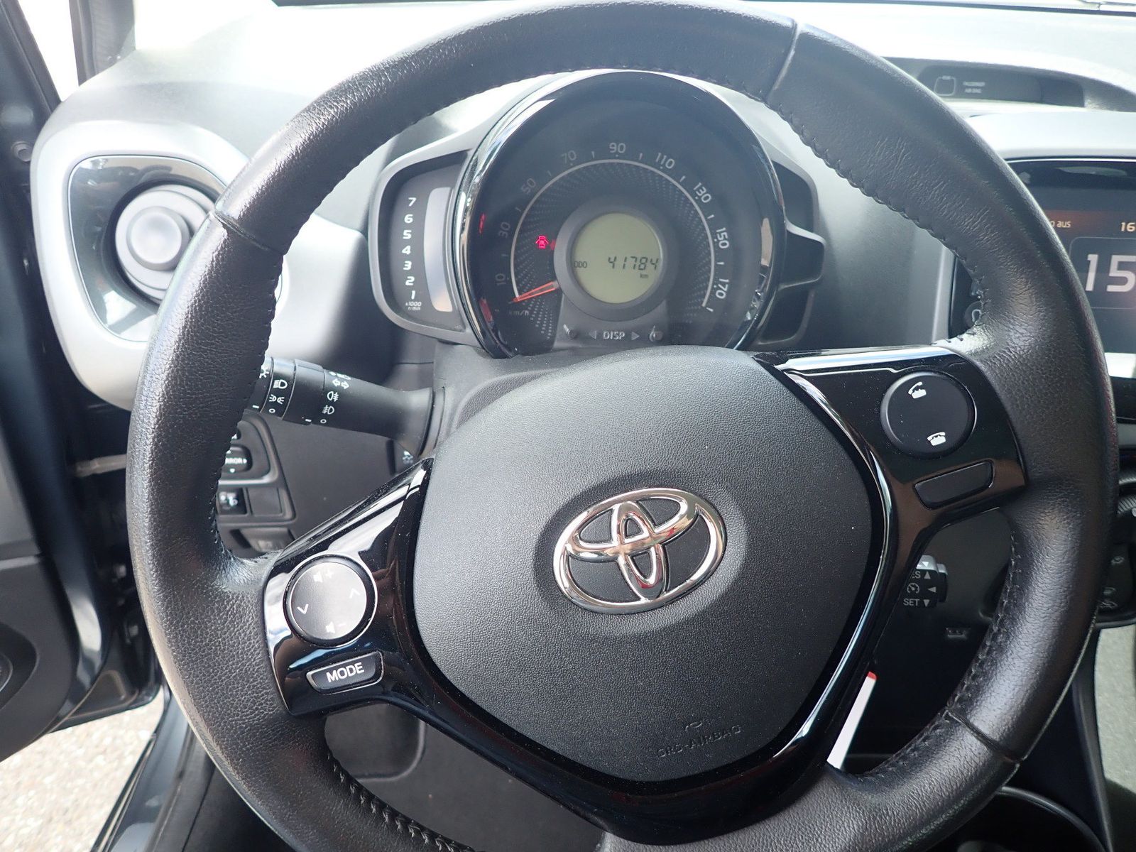 Fahrzeugabbildung Toyota Aygo x-play TEAMD