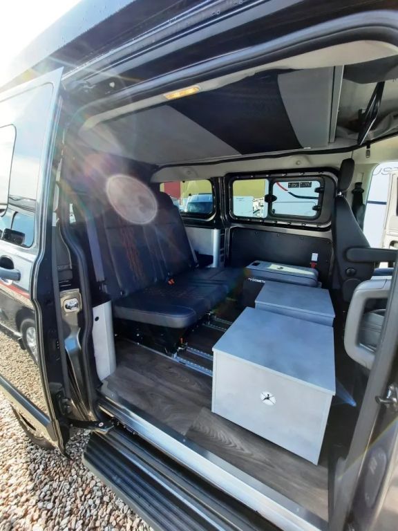 Fahrzeugabbildung Dethleffs Globevan Camp Two Top Ausstattung / 1.Hand