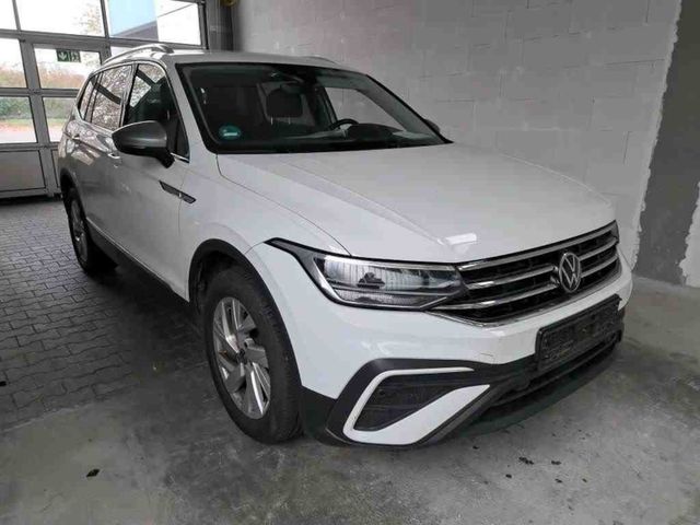 Volkswagen Tiguan Allspace 2.0 TDI Life*4MOTION*PANO*AHK*