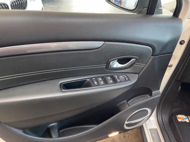 MYAUTOCENTER – Gebraucht- und Jahreswagen mit Werkstattservice in Pfaffenhofen Renault Scenic III BOSE Edition *Klima*Navi*Bluetooth*