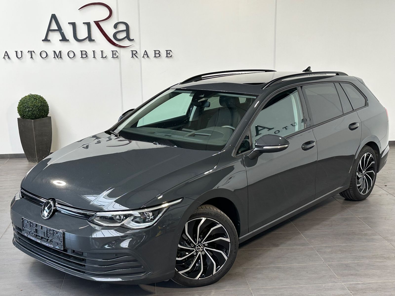 Volkswagen Golf Variant 2.0 TDI DSG Life NAV+LED+PANO+AHK