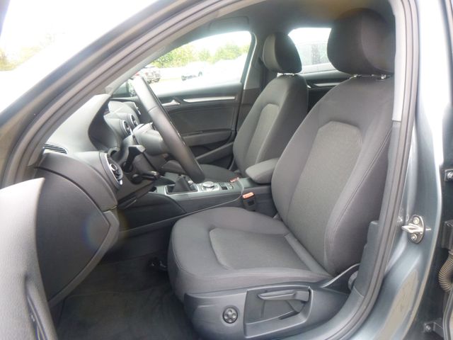 Fahrzeugabbildung Audi A3 Limousine 35 TFSI >50.116KM/NAV/SHZ/PDC<