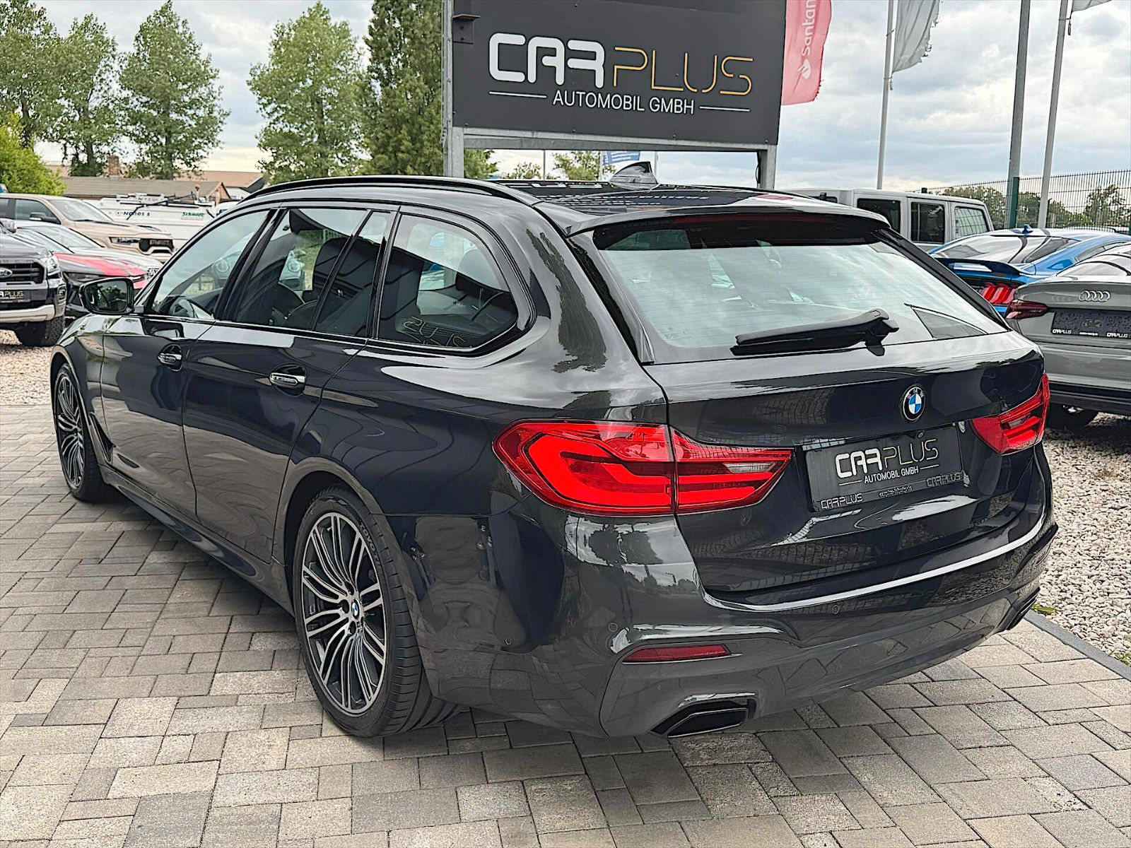 Fahrzeugabbildung BMW 530i M Sport Shadow Line *ACC*LED*Head-Up*360°*