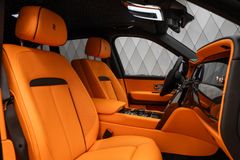 Cullinan BLACKBADGE 2025 BLACK/ORANGE 4SEAT