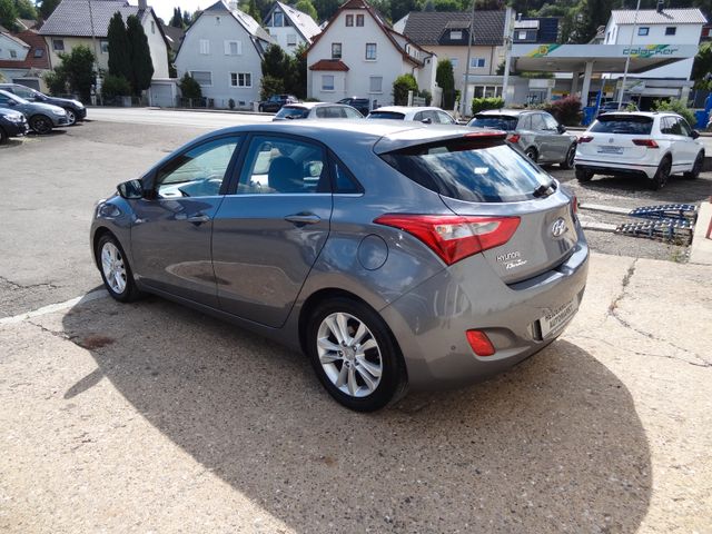 Fahrzeugabbildung Hyundai i30 Trend/2.Hd/Klima/PDC/70TKM/