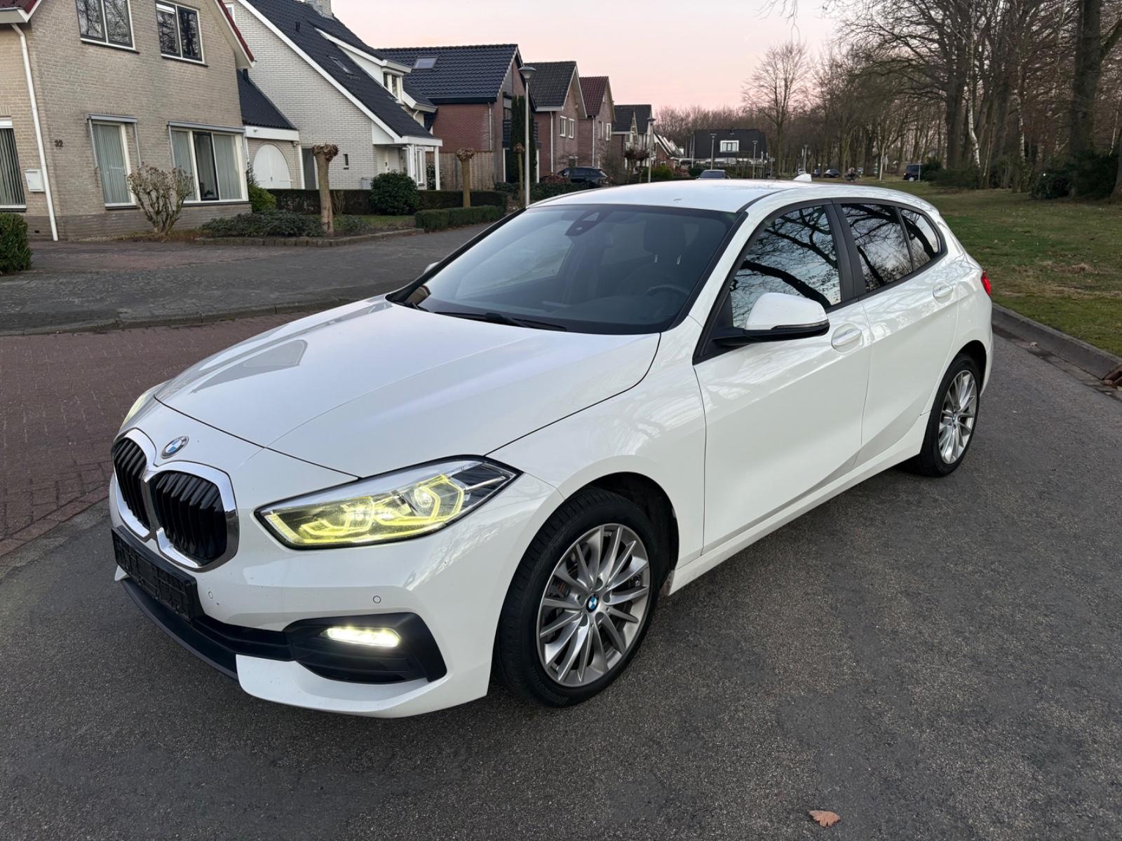BMW 120d xDrive Leder ACC LED HUD M-Sport Lenkrad