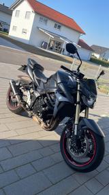 Suzuki GSR 750 - SUZUKI GS 750